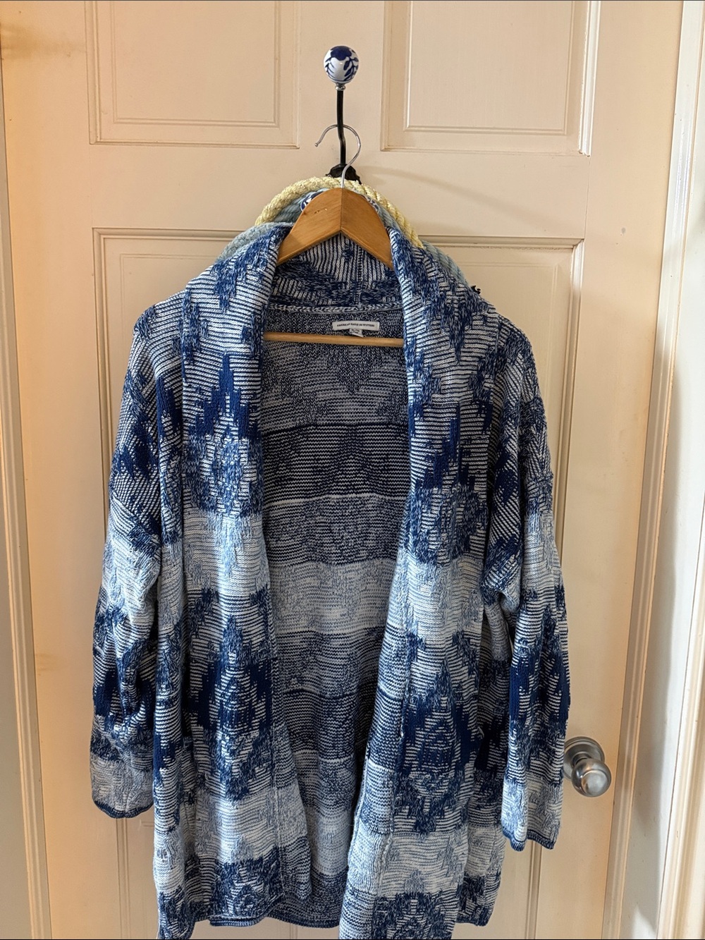 American Eagle Outfitters Navy and Light Blue Patterned Open-Front Cardigan